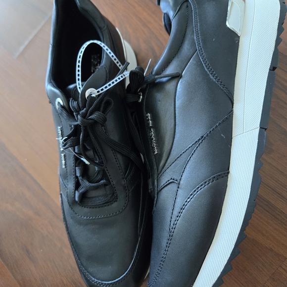 NEW! Michael KORS Allie Stride trainers Sneakers %100 Leather - Picture 2 of 7